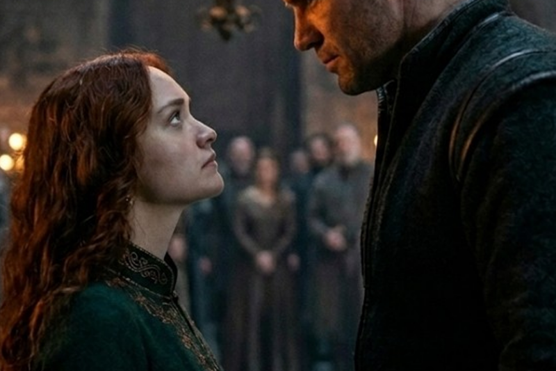 “Let Me See Your Hand.” The Alpha King Never Expected His Broken Servant To Be The Mate Fate Chose
