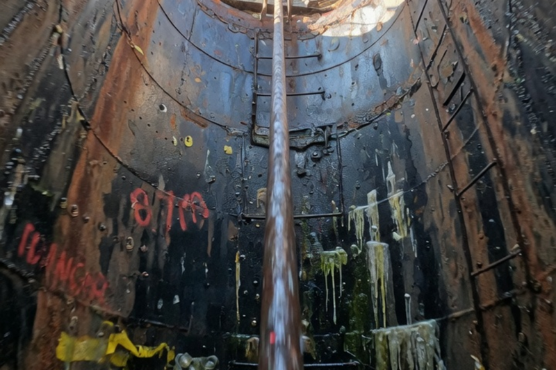He Climbed 231 Meters Down an Abandoned Mountain Pipe… What He Saw Looking Up Gave Him Chills