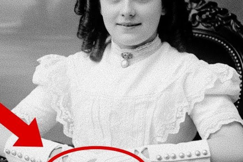 THE INNOCENT ANGEL’S BLOOD-STAINED HANDS: THE 1904 PHOTO THAT UNMASKED A CHILD MURDERESS